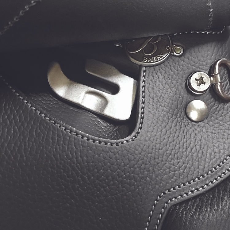 BATES HUNTER JUMPER SADDLE